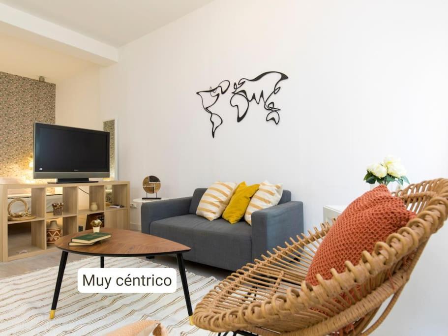 Moderno Apartamento En Casco Historico + Desayuno! サラゴサ エクステリア 写真